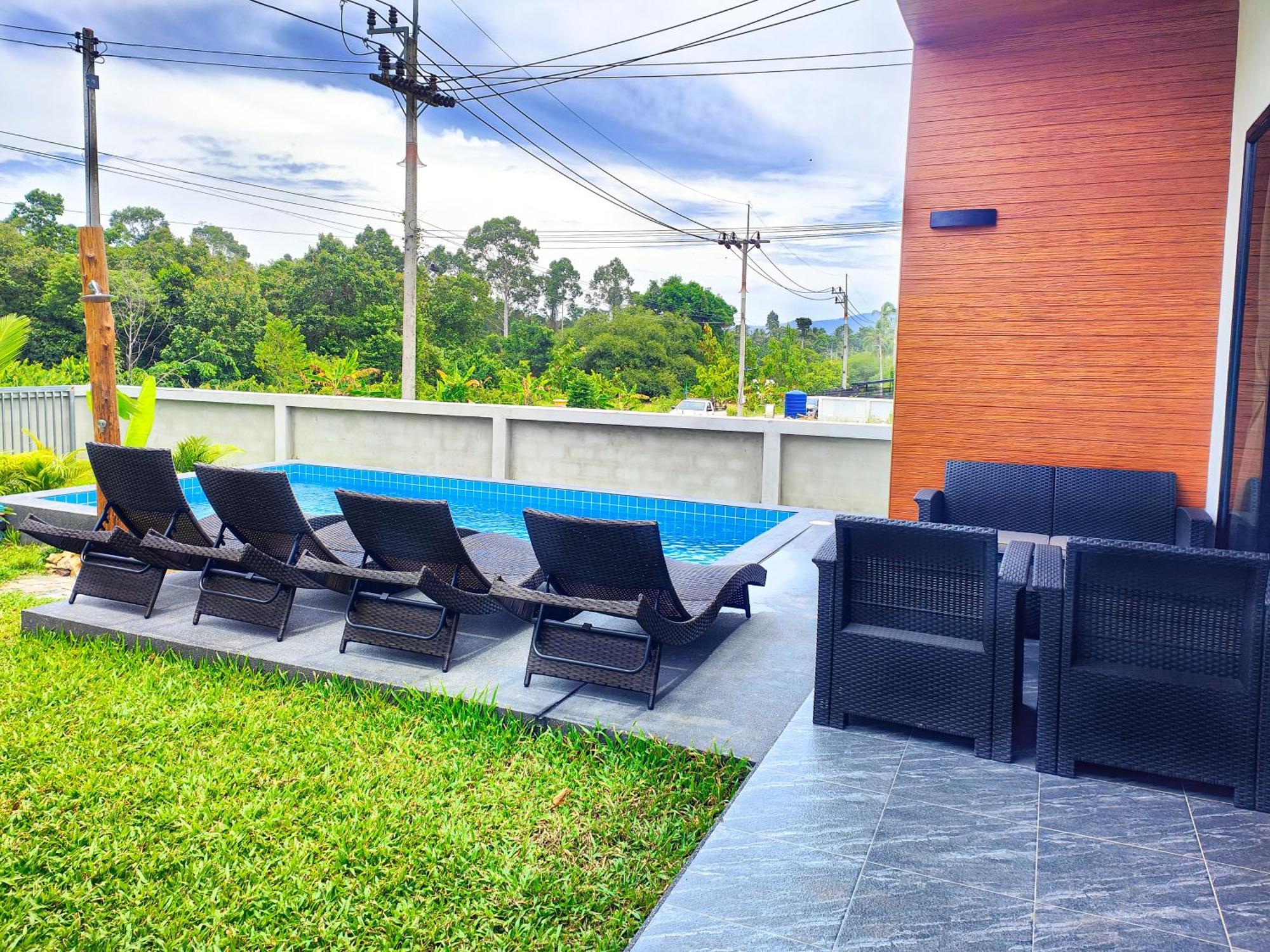 Sunny Petite Close To * Ko Samui