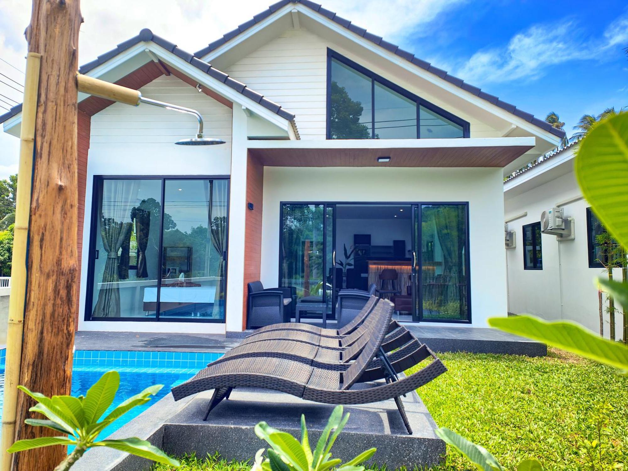 Sunny Petite Close To * Ko Samui